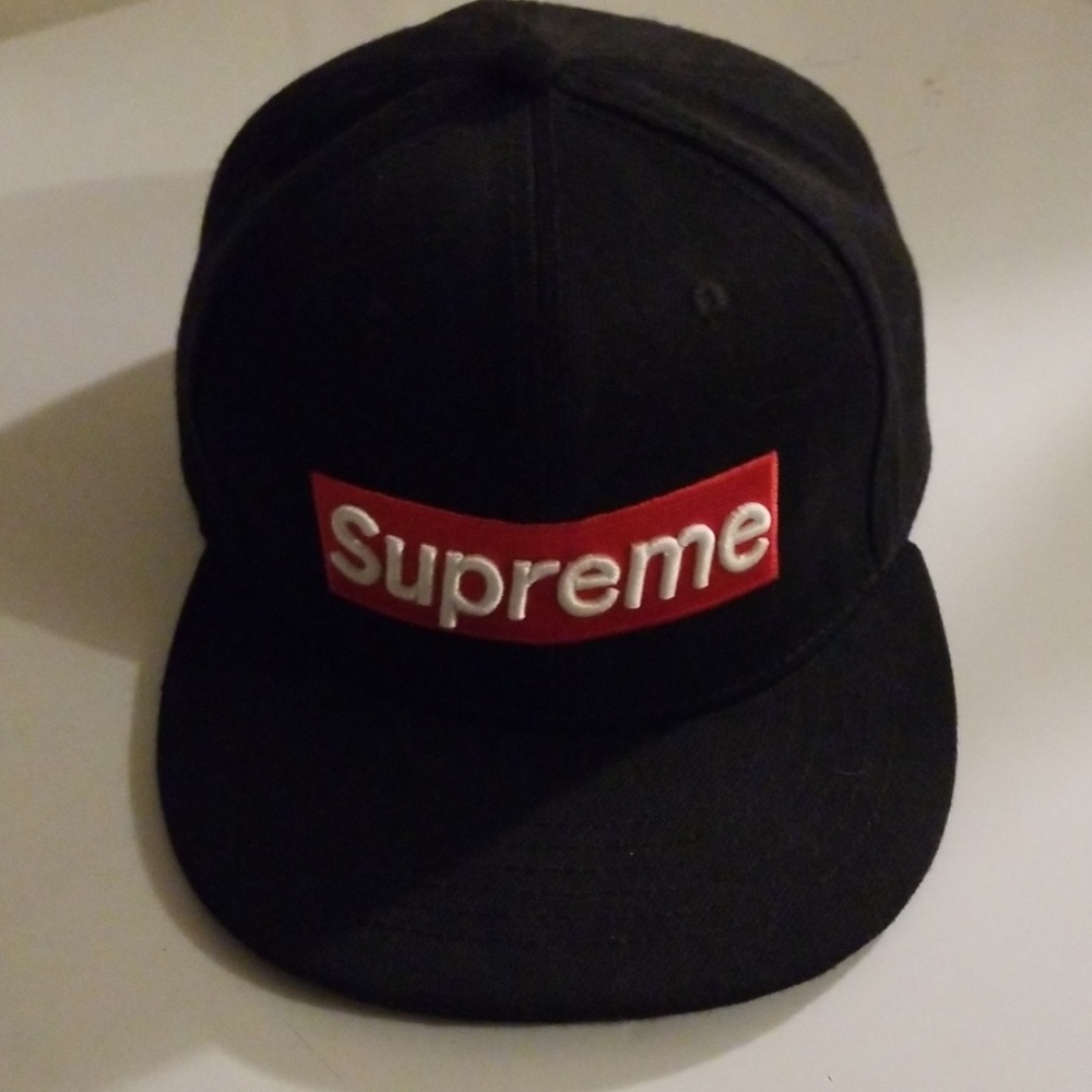 Supreme snap back